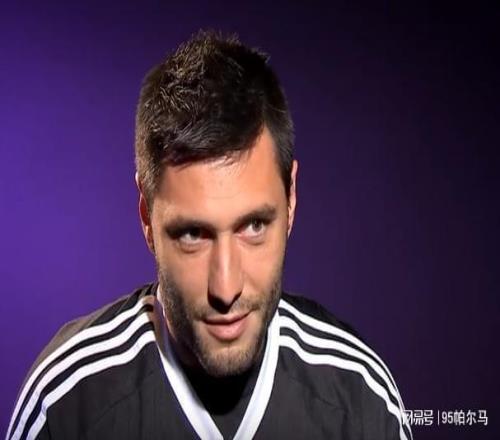 幸運的贏家，19歲拿意甲冠軍，24歲拿世界冠軍，在米蘭當四年替補