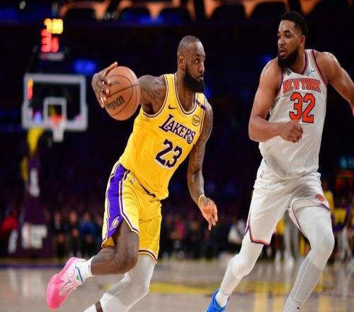 有趣,比尔西蒙斯提议将詹姆斯从湖人队交易至尼克斯队换唐斯