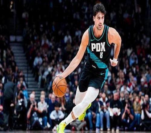 阿夫迪亞：我從小到大都趴著睡覺，現(xiàn)在背上有傷得側(cè)躺著睡