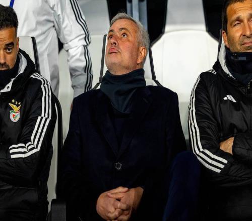 62岁穆帅黯然低头爱将失点+轰16脚输02提前放弃:赢皇马也出局