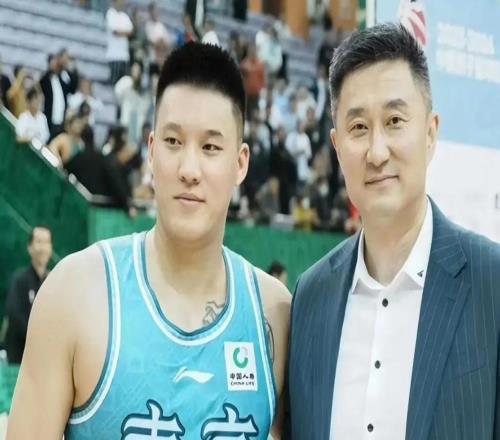 CBA三消息：徐杰小胡回暖，郭艾倫復(fù)出時(shí)間敲定，杜鋒曾繁日敘舊