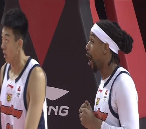 截胡廣東隊(duì)CBA冠軍外援加盟新晉豪門，曾是杜鋒的三號(hào)位答案！