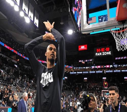 神仙打架！華子轟55+4，文班39+9，馬刺再這么打，就要拿第六冠了