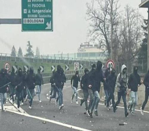 意大利內政部宣布，禁止羅馬和佛羅倫薩球迷本賽季去客場觀賽