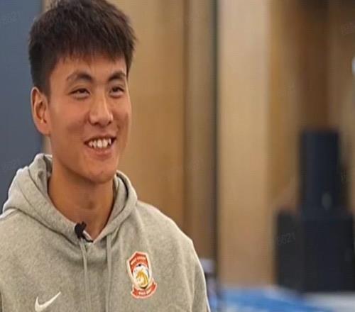 李昊：在海外踢球時因位置問題機會有限目前想先把中超踢好