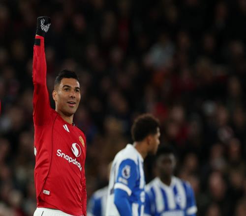 卡塞米羅在曼聯三年半贏得兩項冠軍目前身價800萬入隊時僅為兩成_英超直播