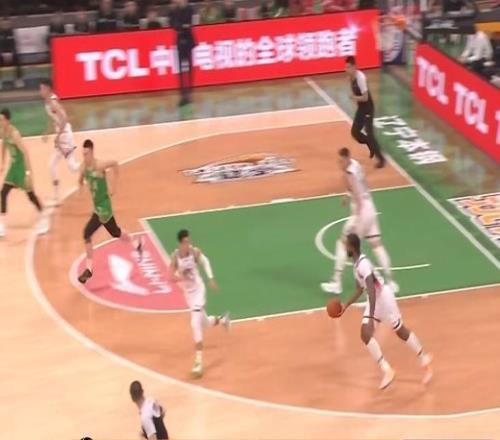 半場(chǎng)戰(zhàn)報(bào)山東39：30遼寧，雙方共命中2記三分