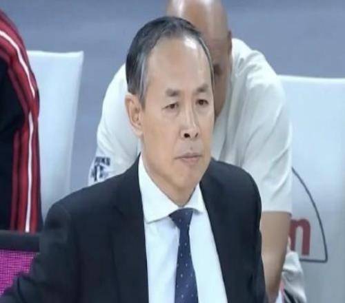 許利民：如此困難的情況下大家堅持到了最后，取勝全靠精神力