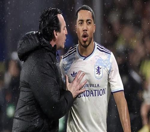 這是怎么了埃梅里推搡了被換下的蒂勒曼斯并對他怒吼