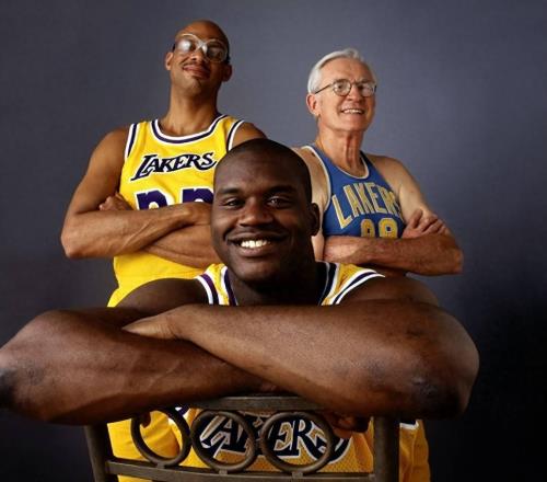 扶不起的阿斗！24歲場(chǎng)均18+12，西部第一中鋒，26歲卻光速消失！