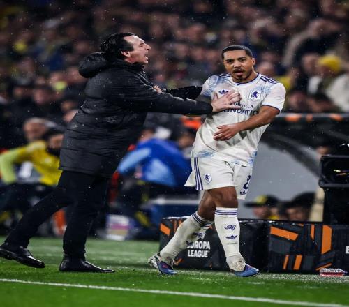 將帥失和維拉爆發(fā)激烈內(nèi)訌：埃梅里推搡并怒吼中場(chǎng)大將