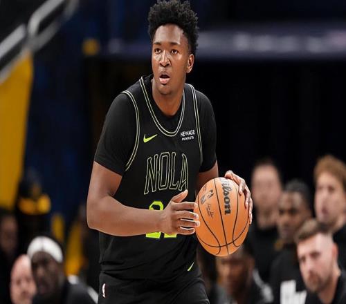 放棄狀元簽去培養這位內線新秀鵜鶘的思路真是讓人無法理解