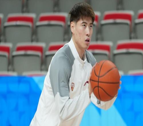 京浙踩場！翟曉川拉傷出戰(zhàn)成疑，緊急召回范依銘，程帥澎恢復(fù)不錯