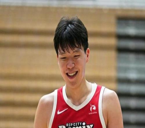 2分13板4帽！連楊瀚森手下敗將都熬出頭了，開拓者別再耽誤小楊了