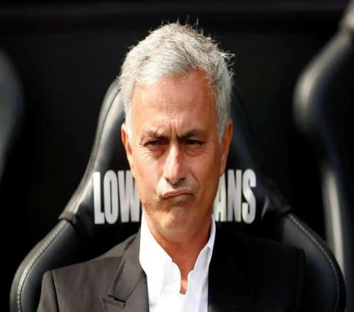 亨克茲覺得弗蘭克有點(diǎn)像早年的穆里尼奧，羅爾費(fèi)斯可考慮埃利奧特