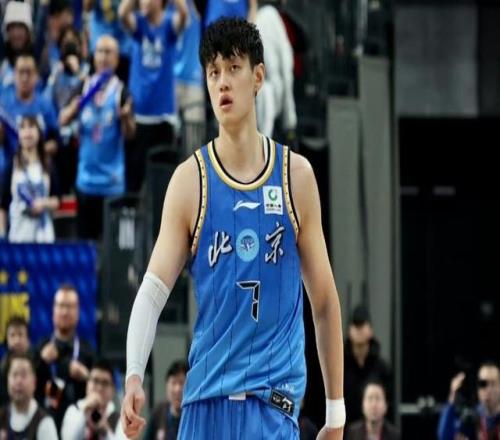 北京首鋼VS北控男籃！曾凡博復(fù)出，張慶鵬背水一戰(zhàn)，央視直播