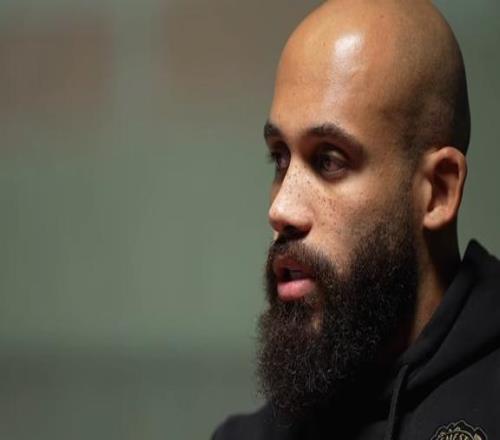 姆伯莫:梅努的进步空间还很大我还没给队友们弹过钢琴