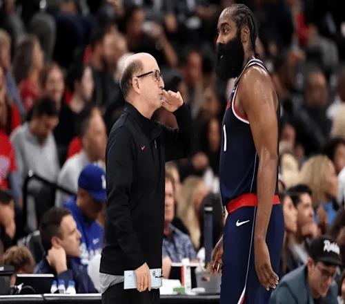 場(chǎng)均28+4+8！帶隊(duì)聯(lián)盟第一，他們都說你不配頂薪，可你又創(chuàng)造奇跡