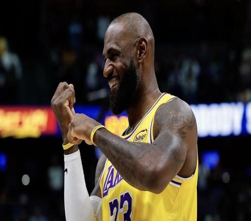 Shams：詹姆斯目前專注高爾夫，比賽以外的籃球事兒他已不關心