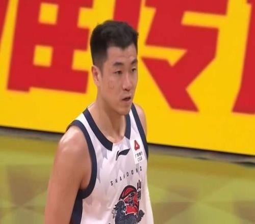 真不手軟！高詩巖末節12分澆滅舊主，趙繼偉12+7+6怒了，楊鳴無助
