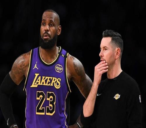 雷迪克談湖人掙扎原因：全隊(duì)都是合同年和球員選項(xiàng)年的球員