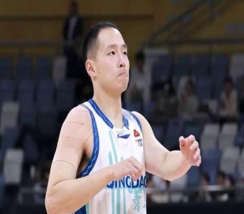 唉！43歲少帥上輪雪藏4主力輸球，本輪又盲目輕敵，敗給平民球隊(duì)