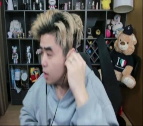 不得不承認Viper有點問題！朱開：對線打不過，那gala就要騎你臉