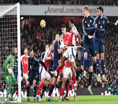 英超20亿大战!阿森纳剑指双杀曼联:冲击百年纪录核心对决