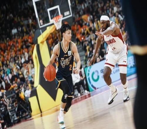 徐杰拍片結果：骨頭沒事，但傷及舊傷部位