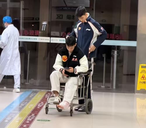 徐杰最新傷情出爐，情況有點不太妙！