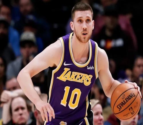 極致的機會主義者！8年流浪8隊，場均僅6+2的他，仍穩坐球隊首發