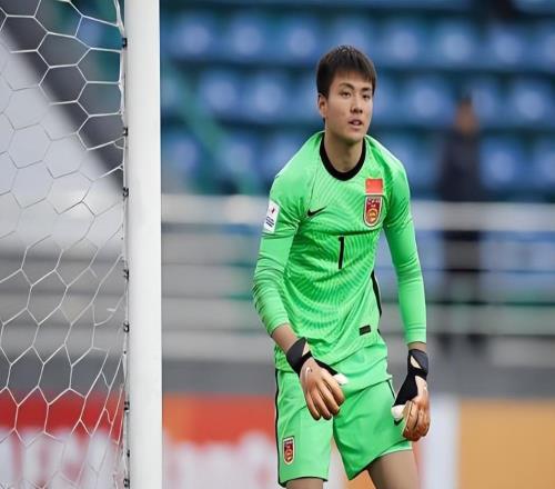 意外!李昊踢完中国与日本的决赛或将做出重要决定,事关是否留洋