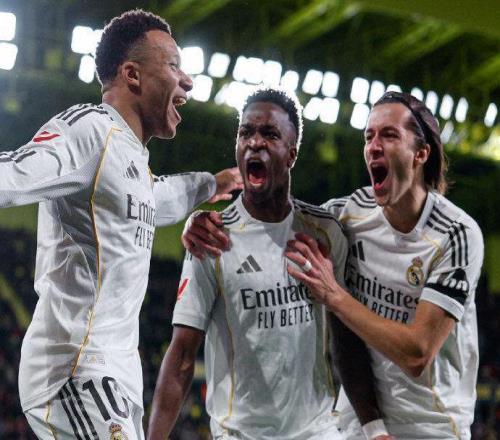 20！姆巴佩雙響追平凱恩+創(chuàng)新紀(jì)錄，皇馬反超巴薩，登頂西甲榜首