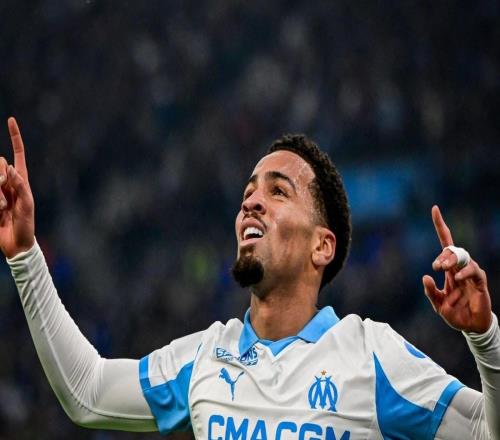 推进扣球后远射破门,恩瓦内里马赛首秀13分钟便斩获进球