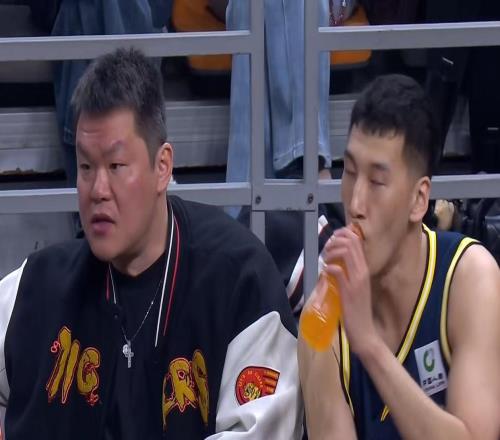 下賽季加盟廣東隊法耶可能被杜鋒看中，這可是五號位的理想人選