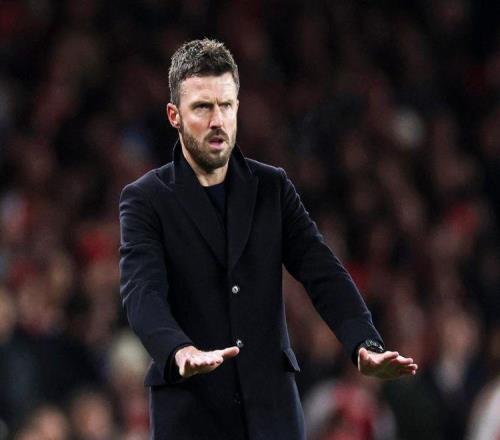 豪門悲喜夜！曼聯(lián)32阿森納，卡里克神了！巴薩30登頂，維拉奏凱