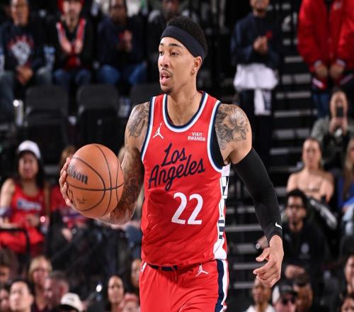 23分鐘砍16+7！快船26歲64萬奇兵崛起真香：輔佐小卡哈登北伐