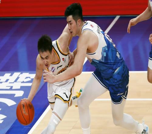 遼寧隊單節4分原因找到，楊鳴實話實說，單外援就出問題