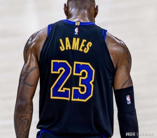 再見，湖人！再見，NBA的詹姆斯們！