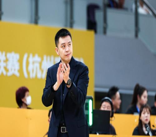 還在挽留！遼媒曝楊鳴回沈去了俱樂部他若走誰合適執教遼籃