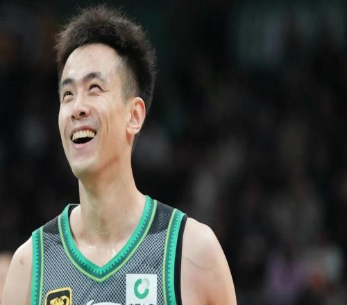 末節(jié)4分！四連敗！遼寧跌至第13！攻守毫無侵略性，球迷呼喊下課