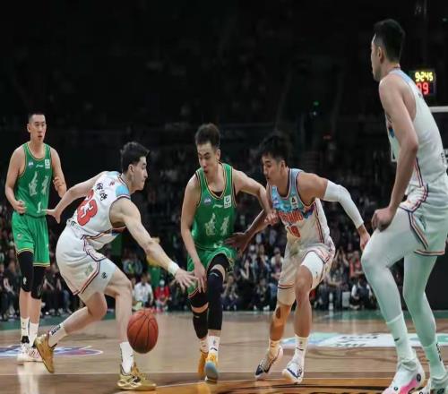 CBA排名大變，四川隊準備打爆遼籃，廣東隊連勝卻收壞消息