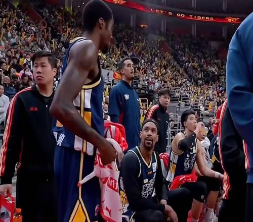 晉粵大戰后！迪亞洛慘遭重罰，廣東隊還要挖人，杜鋒招募法耶