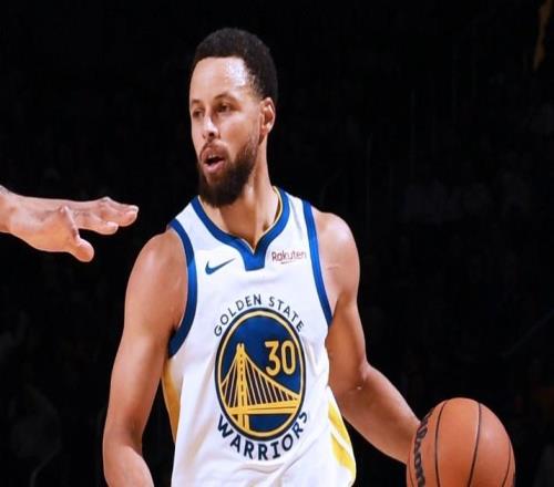 庫(kù)里26+2+7+4穆迪5記三分，華子尷尬準(zhǔn)三雙，勇士送森林狼5連敗