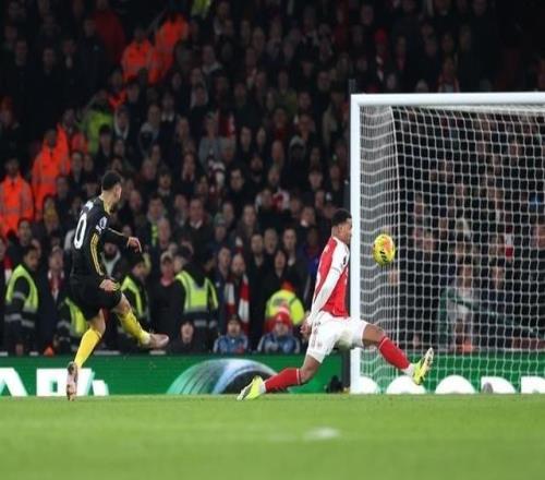 對曼聯被3次破門，阿森納時隔121場比賽再次單場丟3球