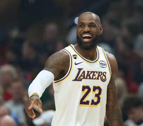 要吃回頭草騎士愿意和湖人展開交易，他想得到詹姆斯！