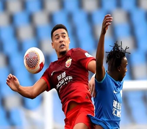 喜訊！申花中衛(wèi)位置下個(gè)月迎來久違強(qiáng)援，26歲的他歸隊(duì)挑大梁