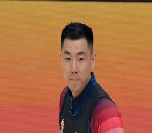 6分險勝，山東男籃爆冷擊潰衛(wèi)冕冠軍，陶漢林16+8+5展現(xiàn)黑馬氣質