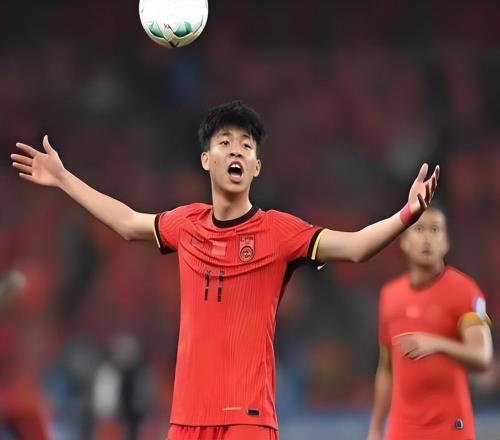 意外！王鈺棟還沒在浙江隊新帥麾下踢一場比賽，就讓后者贊不絕口