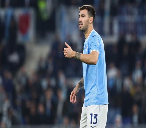 拉齊奧主席洛蒂托表示堅持守住羅馬尼奧利，看來他是想繼續(xù)為球隊“增添”實力而非“削弱”_意甲直播